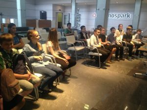 Дети в наноцентре «Техноспарк». Фото: пресс-служба медиацентра Молодежной палаты при Мосгордуме.